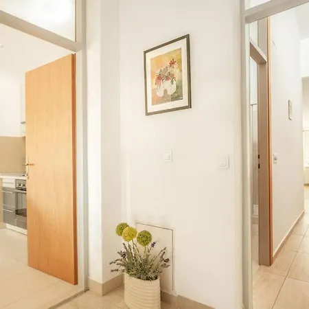 Lori Apartment Pula