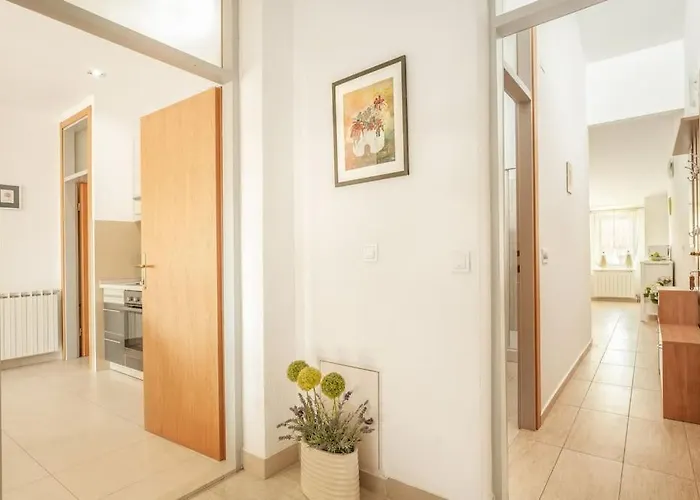 Lori Apartment Pula