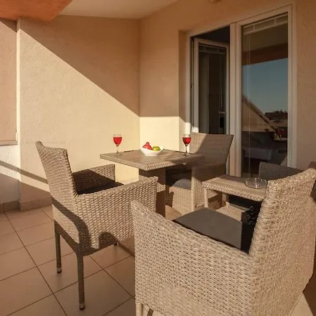 Apartman Lori *