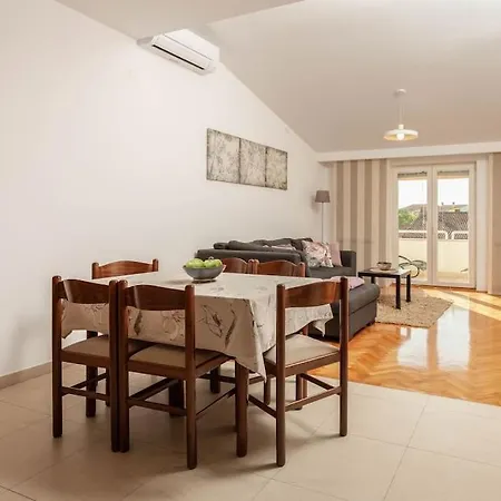 Apartamento Lori Pula